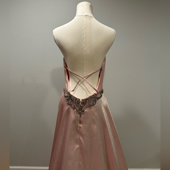 Simple in the front, gorgeous details in the back. NWT sz 10. - Picture 4 of 5